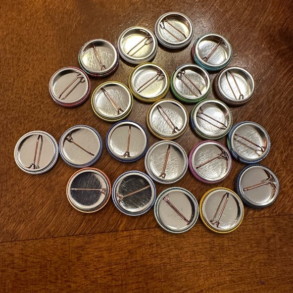 Colorful Cartoon Character Button Set - Picture 6 of 9